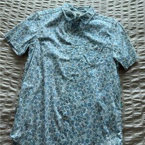 VISSLA Light Blue Floral Button Down Shirt